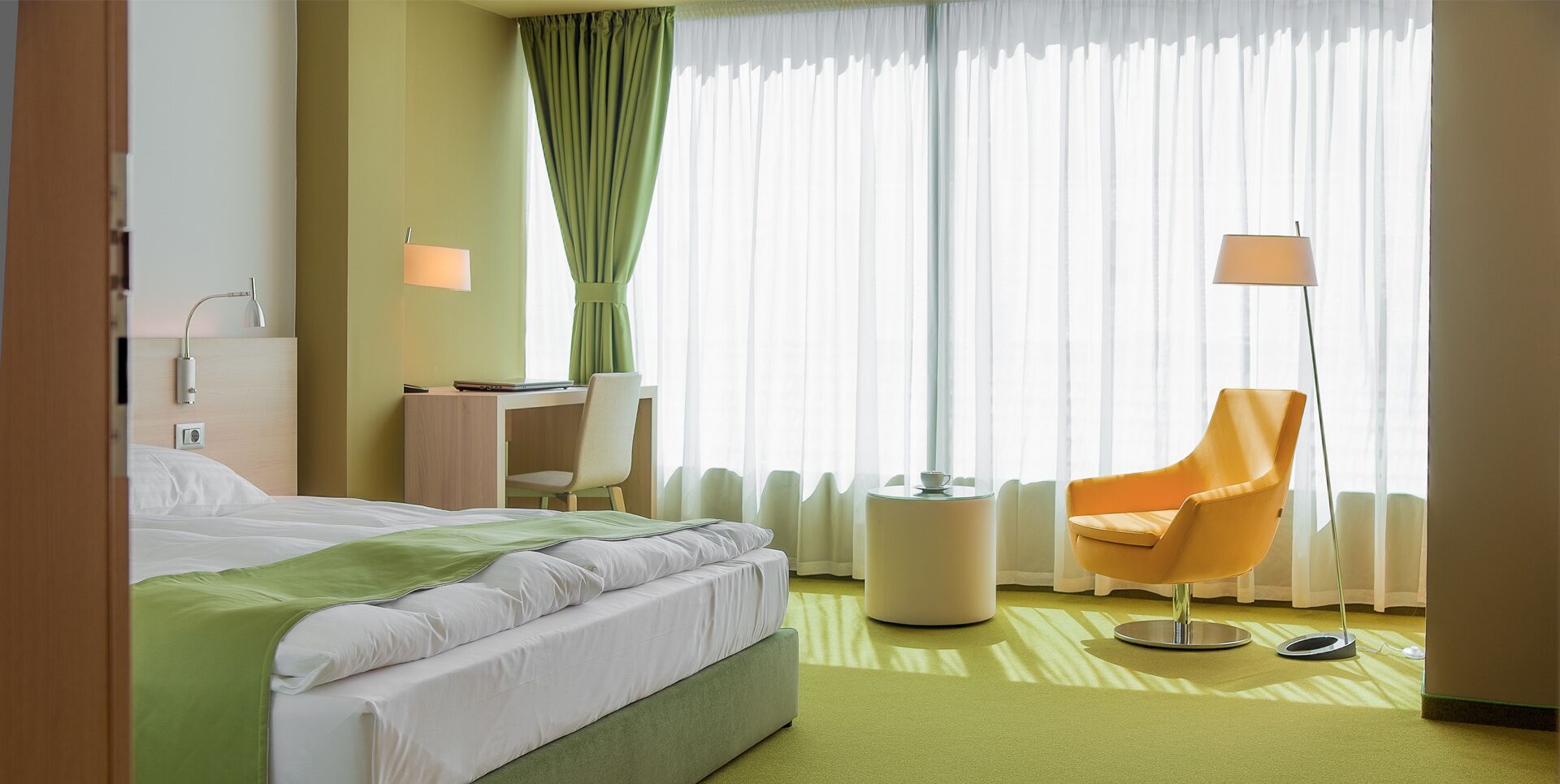 executive double room | 1 bedroom, minibar, in-room safe, desk