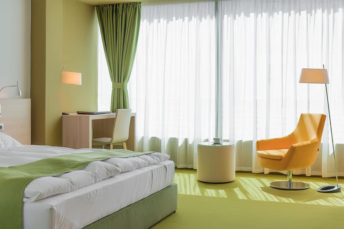 executive double room | 1 bedroom, minibar, in-room safe, desk