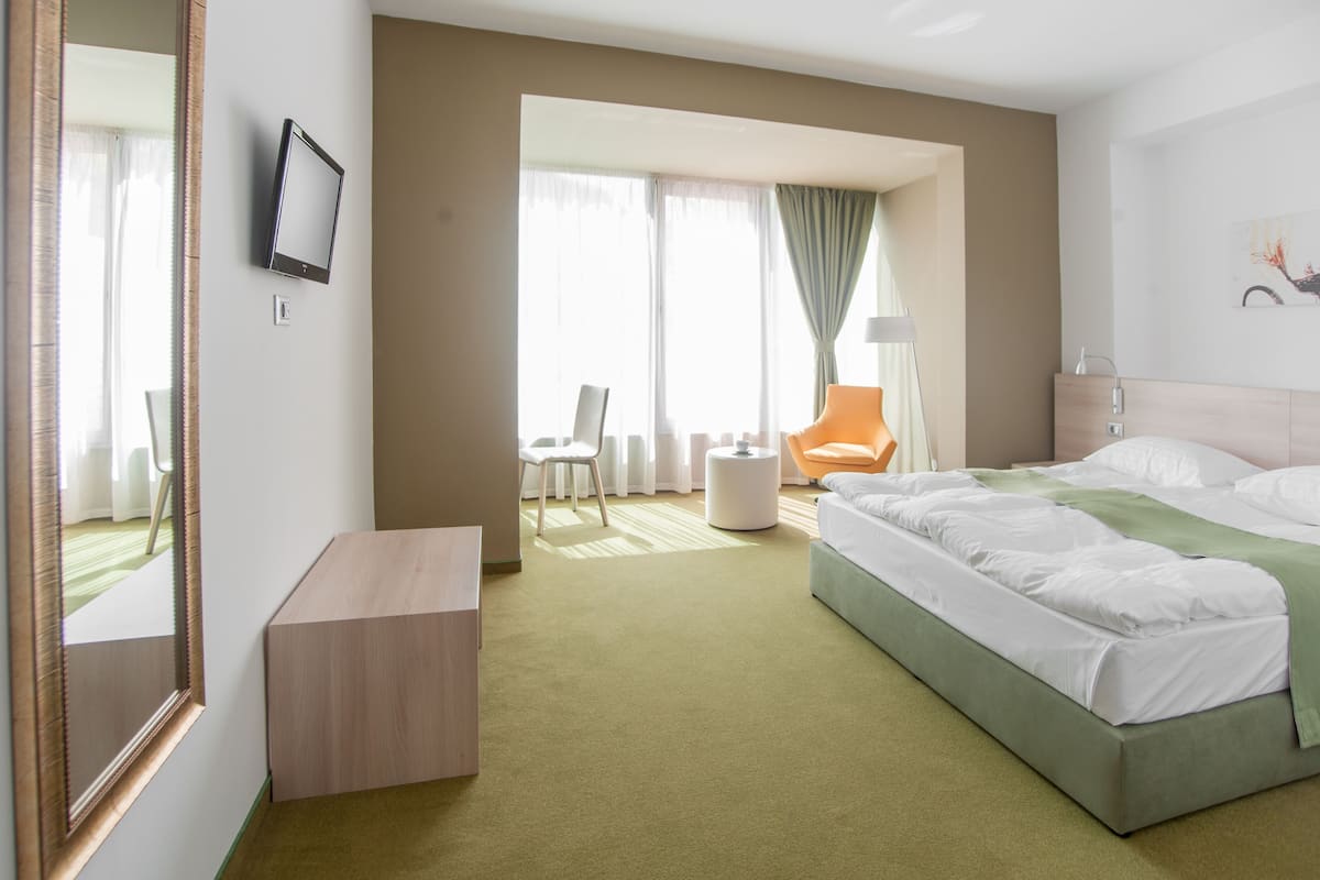 1 bedroom, minibar, in-room safe, desk