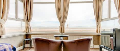 Large Family Room 6 | Vista do quarto