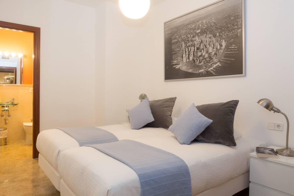 Chambres insonorisées, fer et planche à repasser, lits bébé (gratuits)