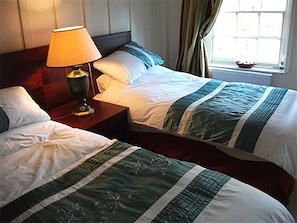 Iron/ironing board, free WiFi, bed sheets