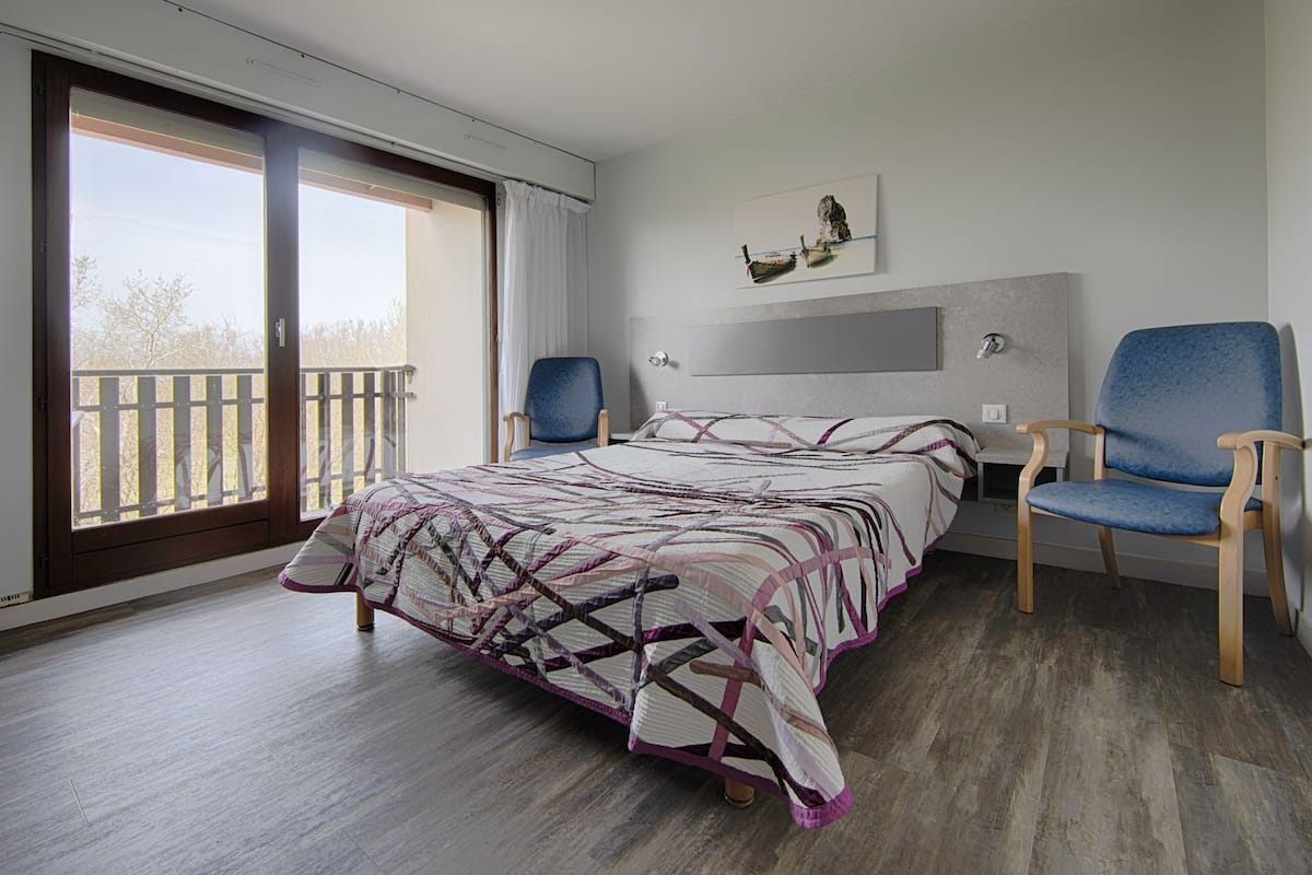 comfort double room | individually decorated, individually furnished, blackout curtains