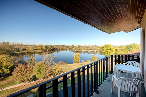 Classic Double or Twin Room, 2 Twin Beds | Lake view