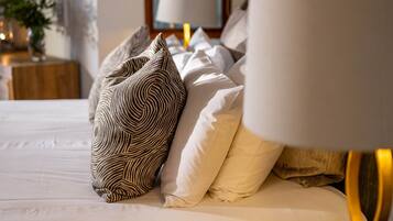 2 bedrooms, premium bedding, minibar, in-room safe