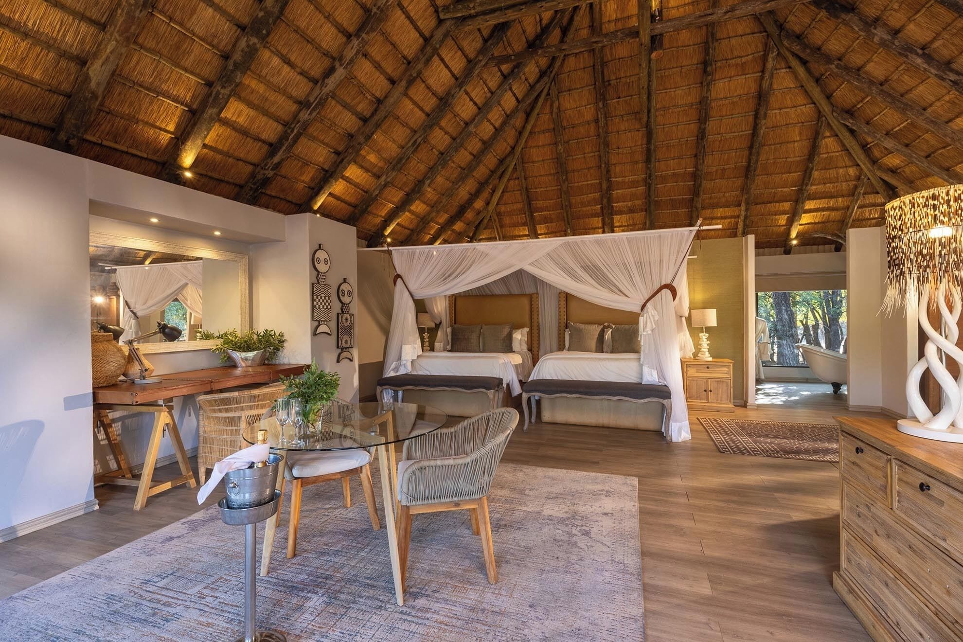 프레지덴셜 더블룸 | 고급 침구, 미니바, 객실 내 금고, 각각 다른 스타일의 인테리어