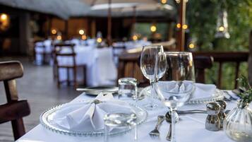 Der serveres morgenmad, frokost og aftensmad