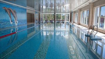 Indoor pool, outdoor pool