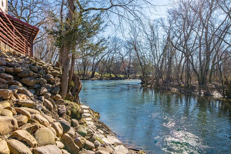 River Bend Inn - Image 2