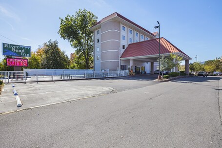 River Bend Inn - Image 34