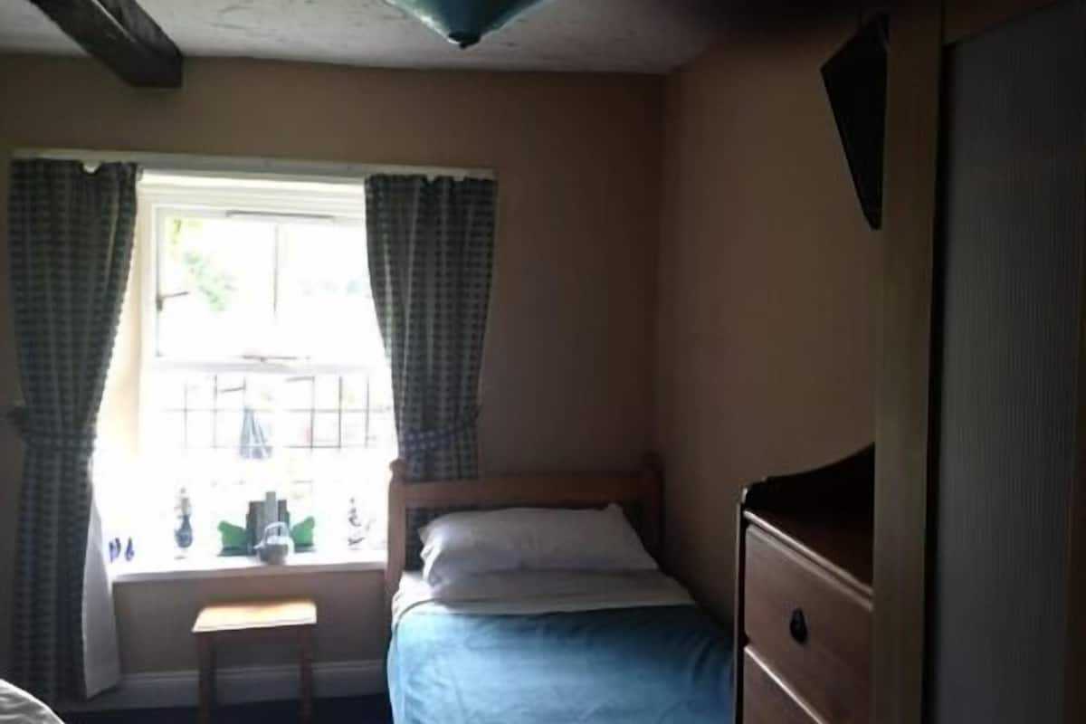 Standard Twin Room, Ensuite