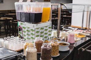 Free daily buffet breakfast - Hotel Canasvieiras In (Florianópolis)