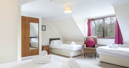 Trewern Arms Hotel