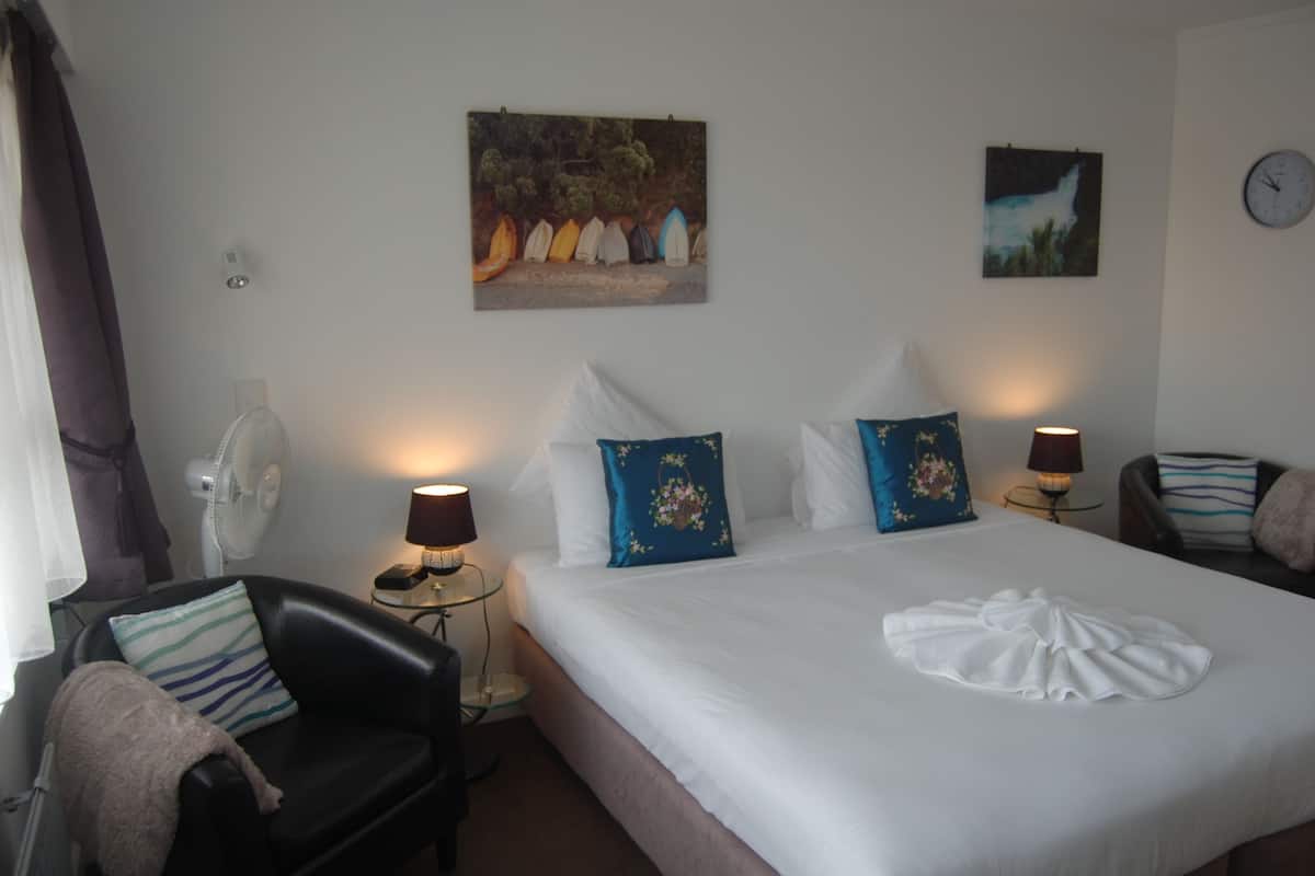 Superior Studio (with Kitchen) | 1 bedroom, laptop workspace, blackout drapes, free WiFi