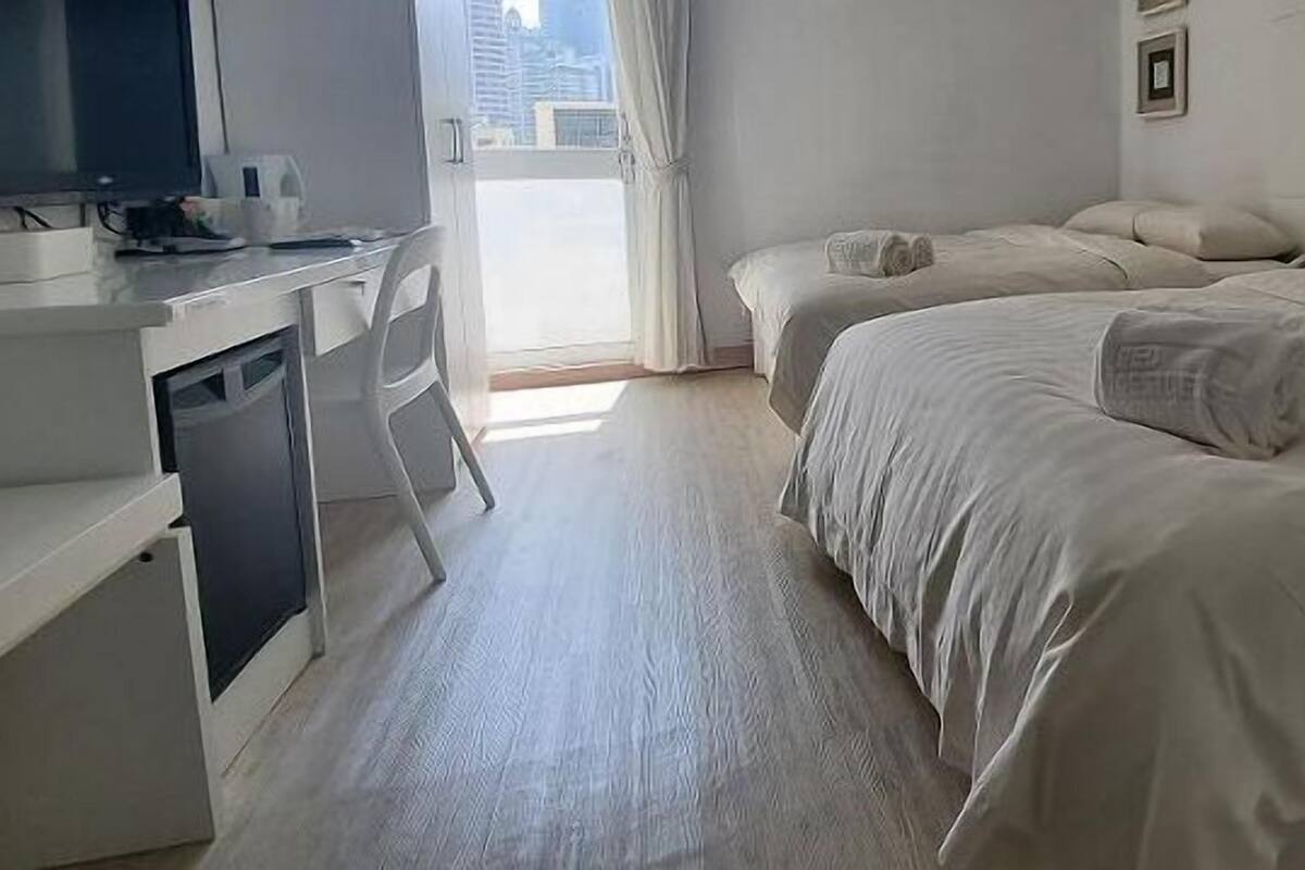 Comfort Quadruple Room | Down duvets, desk, blackout curtains, free WiFi