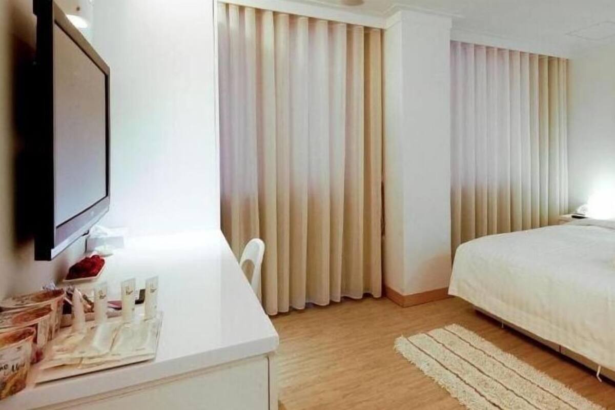 Superior Double Room (Luxury) | Down duvets, desk, blackout curtains, free WiFi