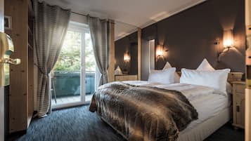 Standard Double or Twin Room | Down comforters, in-room safe, individually decorated