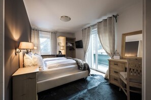 Quarto casal ou duplo standard | Edredons de pluma, cofres nos quartos, individualmente decorados