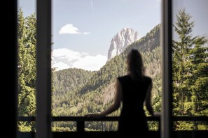 Suite junior, 1 cama Queen size, Terraza, vista a la montaña | Vista desde la habitación