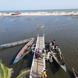 Plage, sable blanc, navette gratuite vers la plage, chaises longues
