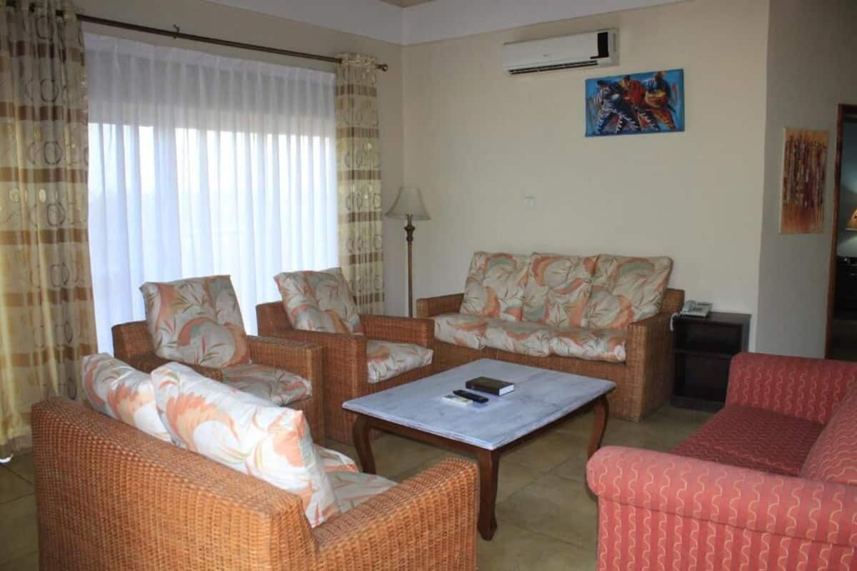 Living area | Flat-screen TV