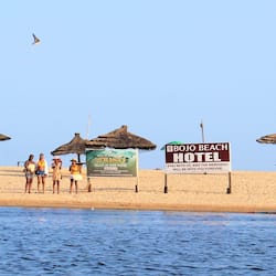 On the beach, white sand, free beach shuttle, sun-loungers