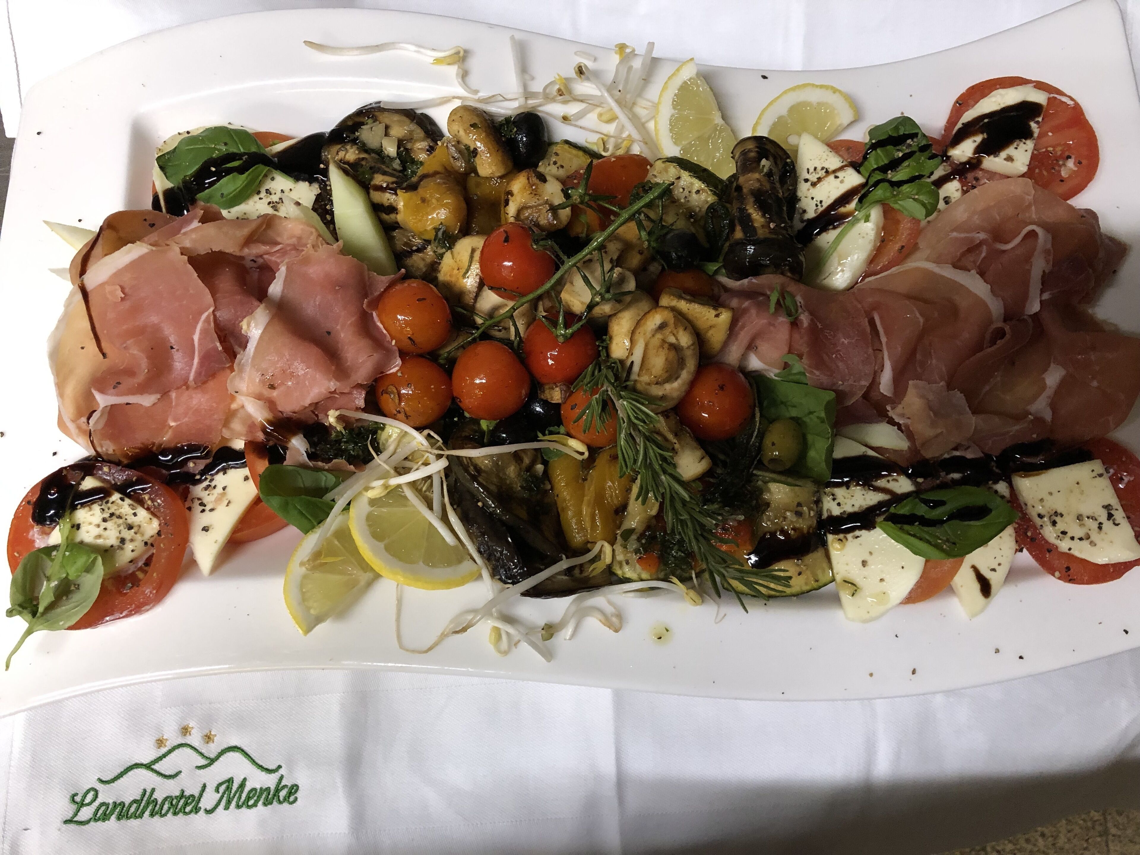 breakfast and dinner served, fusion cuisine