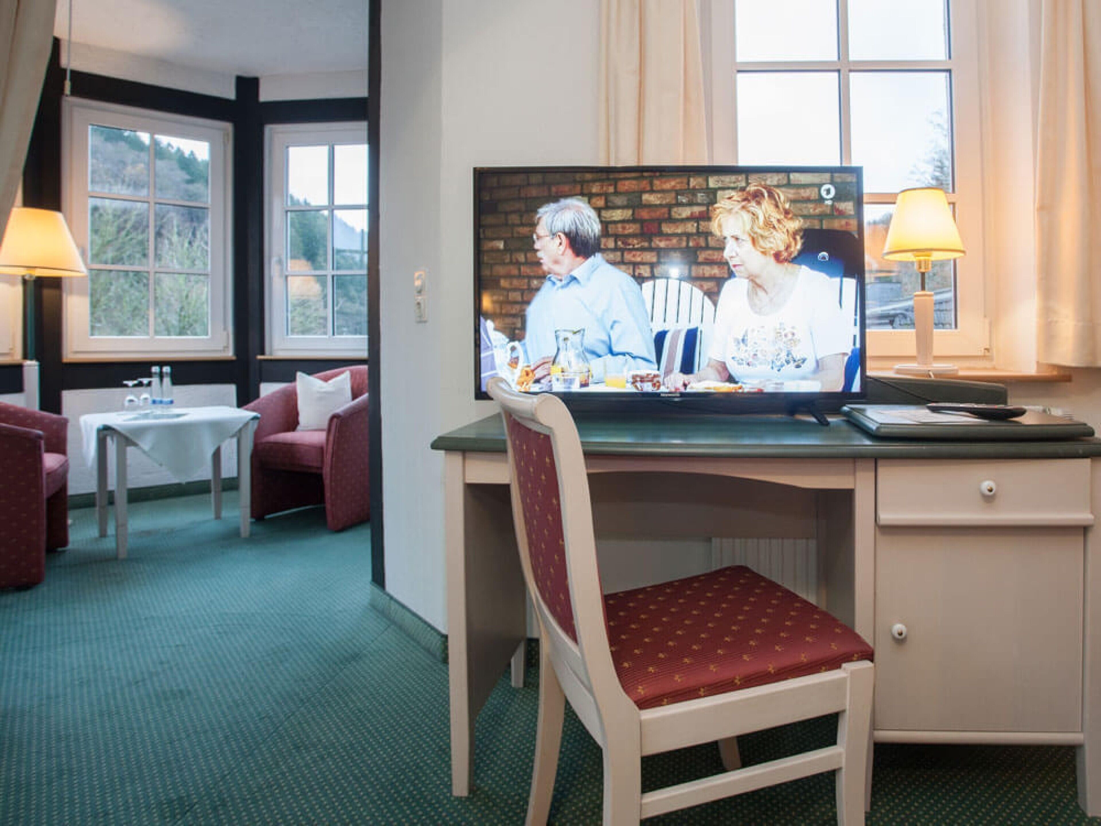 deluxe double room | television