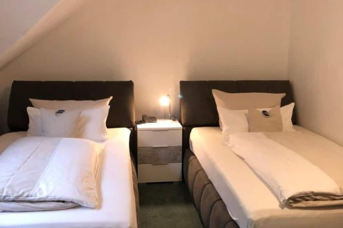 standard double room | 1 bedroom, premium bedding, in-room safe, soundproofing
