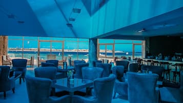 3 barer/lounger og bassengbar