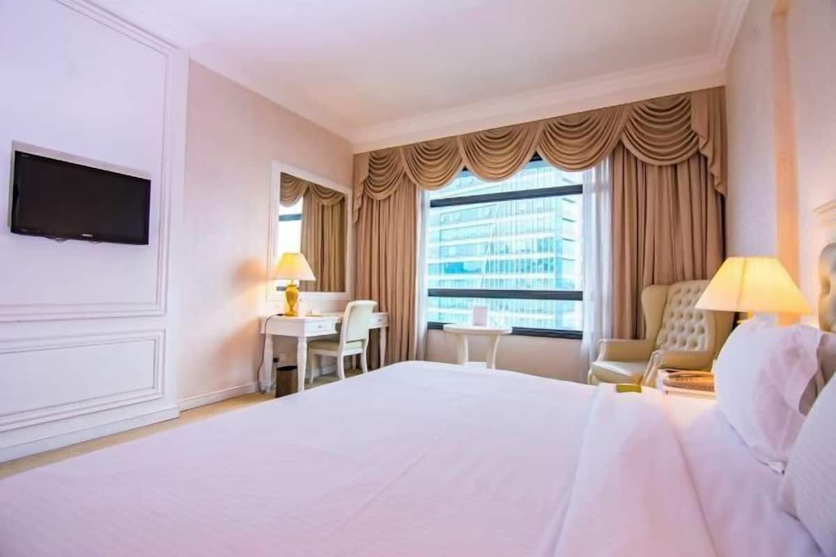 In-room safe, desk, soundproofing, iron/ironing board