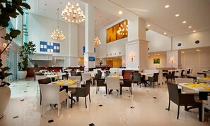 供应早餐（每人 MYR 55.00）