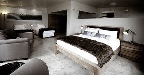 Family Suite | Minibar, in-room safe, individually decorated, desk