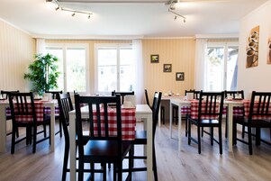 Daily continental breakfast (CHF 20 per person)