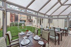 Dining - Enderun Hotel (Istanbul)