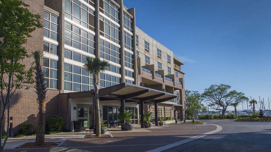 Hilton Garden Inn Charleston Waterfront/Downtown