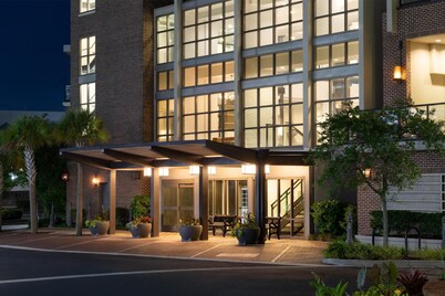 Hilton Garden Inn Charleston Waterfront/Downtown