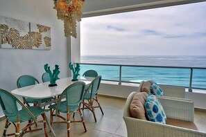 Breakfast, lunch, dinner and brunch served  - Xeliter Marbella - Free WiFi (Guayacanes)
