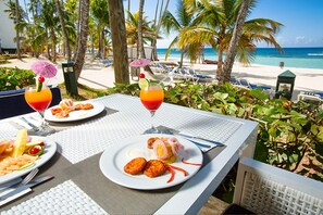 Aperti colazione, pranzo, cena e brunch