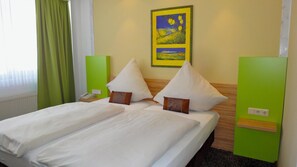 Standard Double Room | Hypo-allergenic bedding, desk, laptop workspace, blackout drapes - Hotel Scheidberg (Wallerfangen)