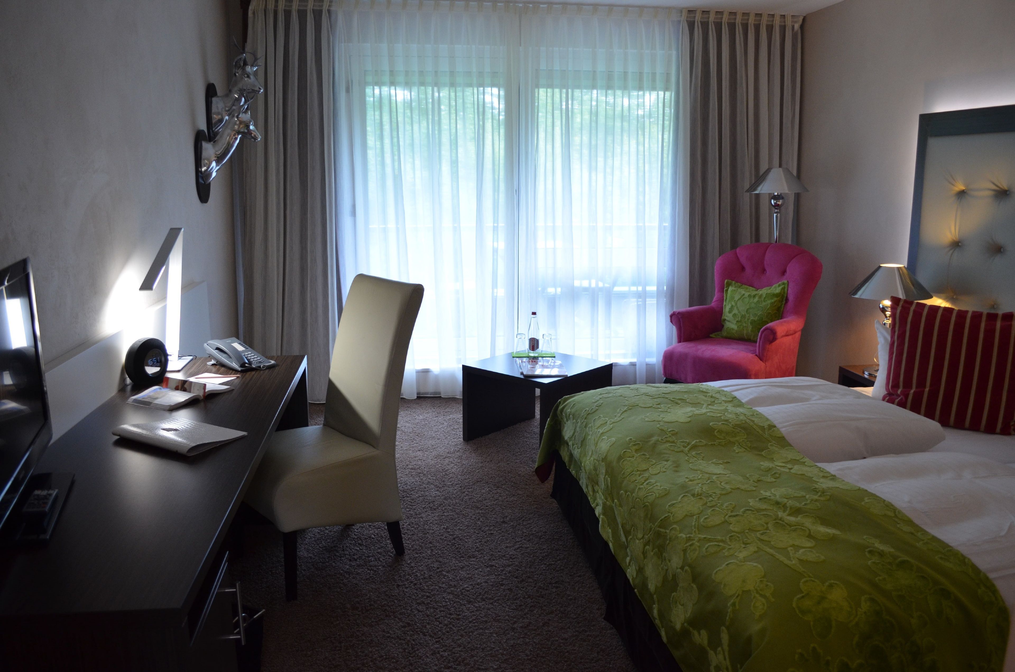 superior single room | desk, iron/ironing board, cots/infant beds, rollaway beds