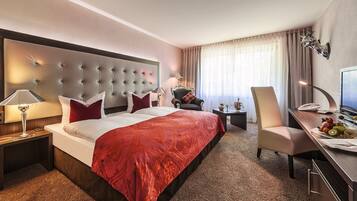 Standard Double Room | Desk, iron/ironing board, cribs/infant beds, rollaway beds