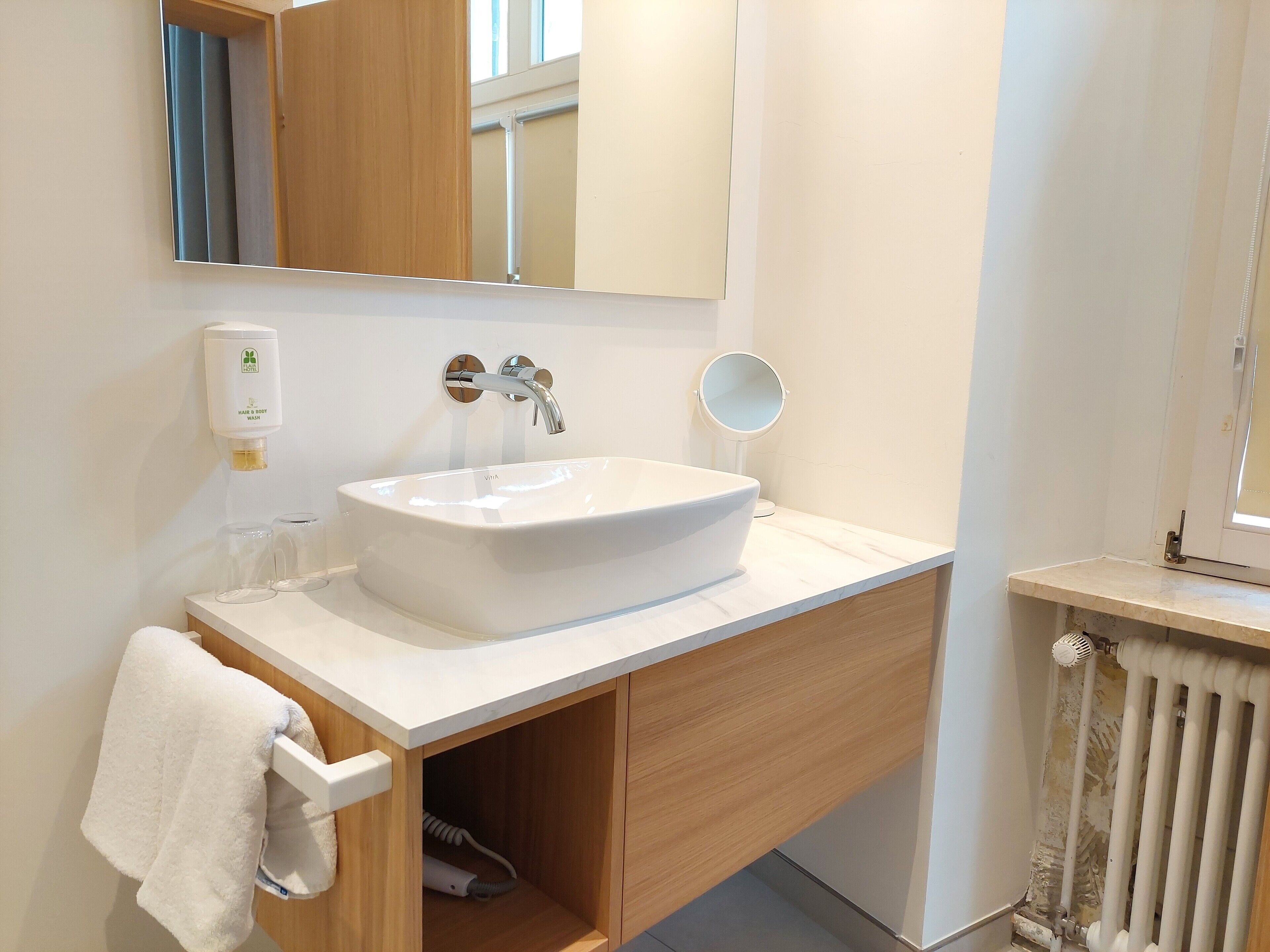 family room, non smoking, ensuite | bathroom | free toiletries, towels