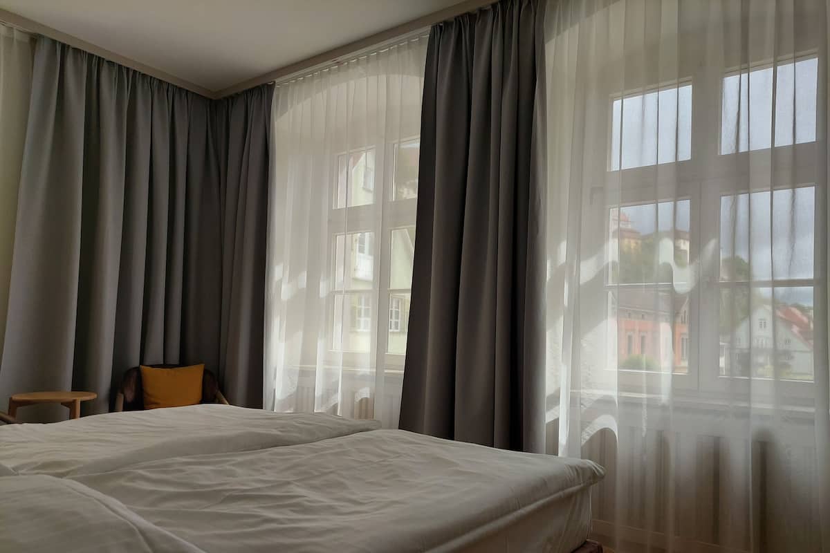 Family Room, Non Smoking, Ensuite | 1 bedroom, premium bedding, minibar, in-room safe