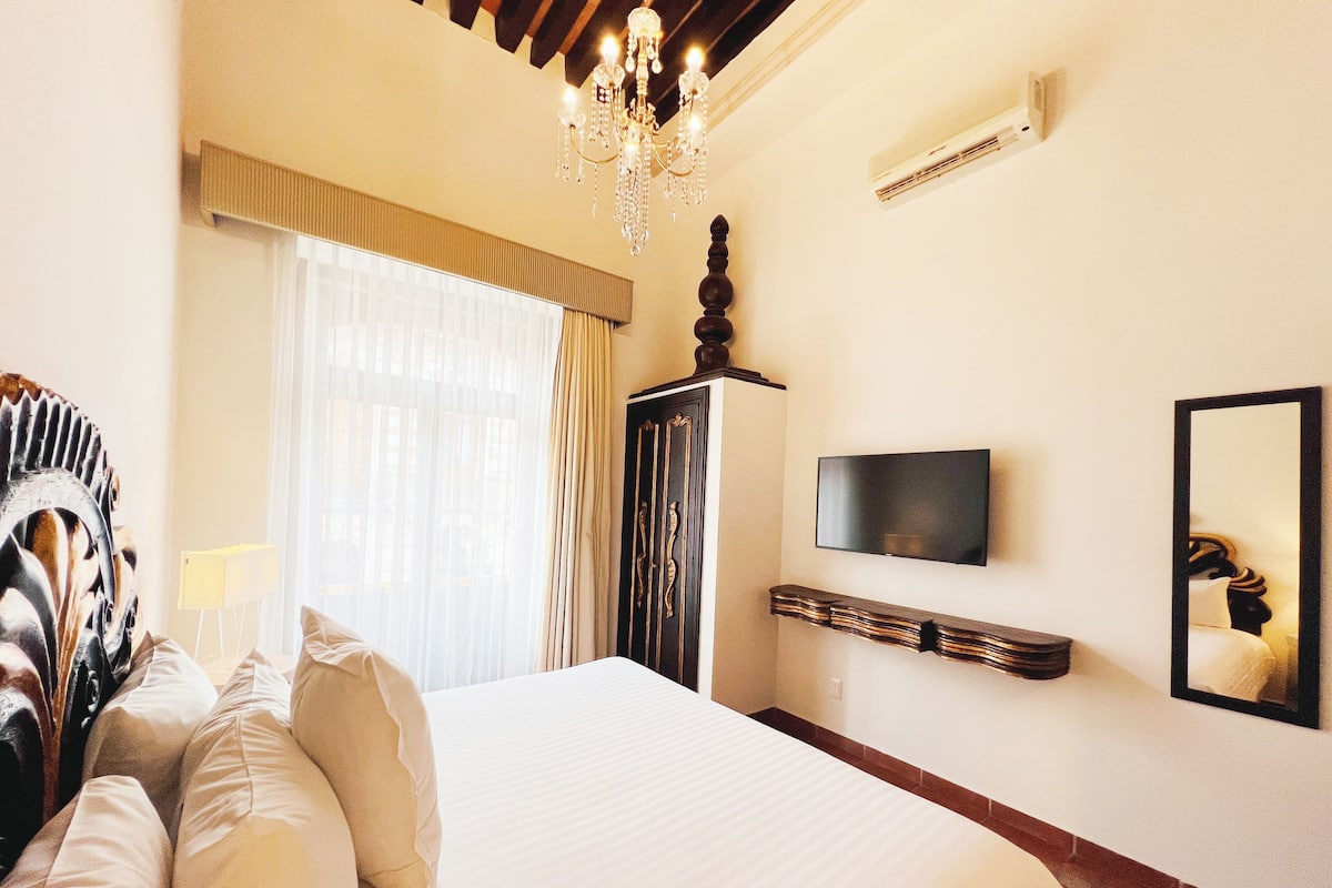 Standard Room | Premium bedding, down duvets, in-room safe, iron/ironing board