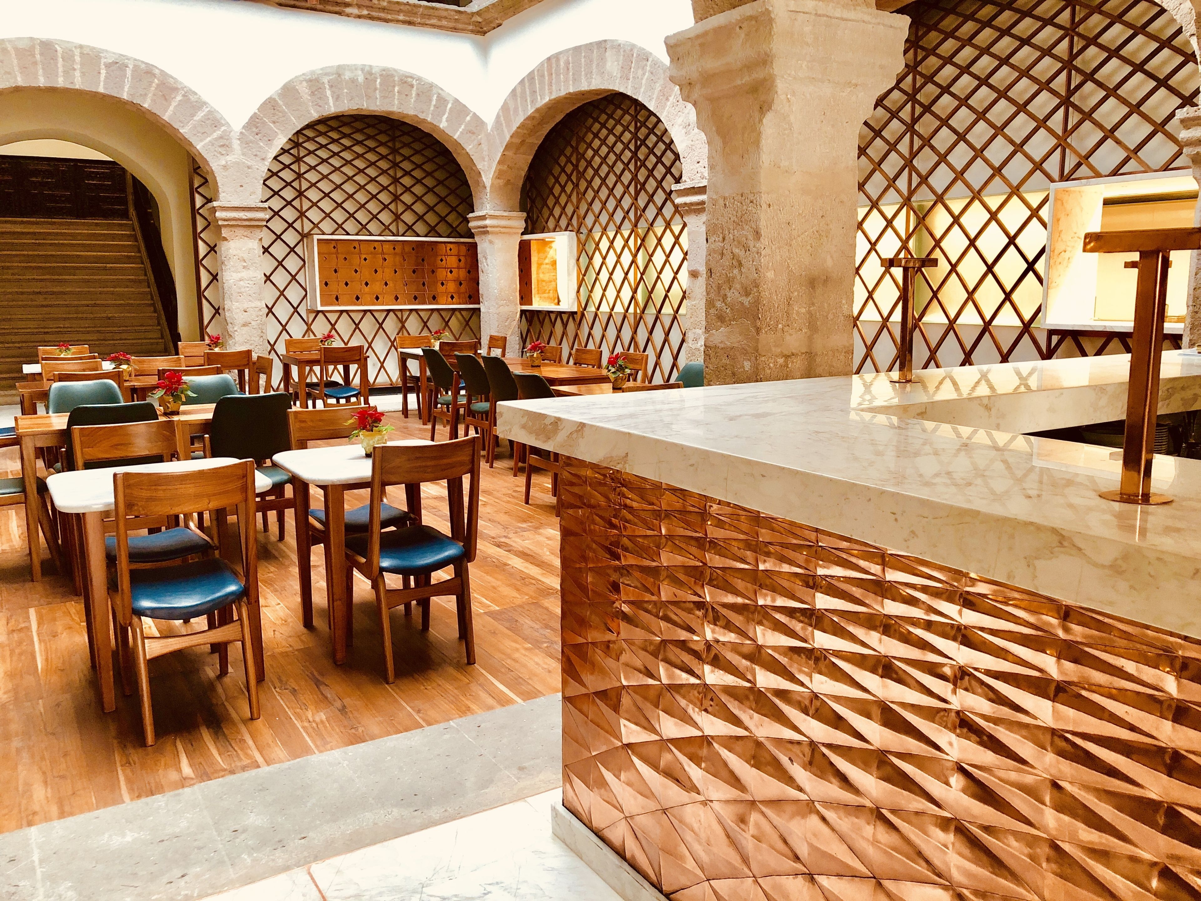 breakfast, dinner and brunch served