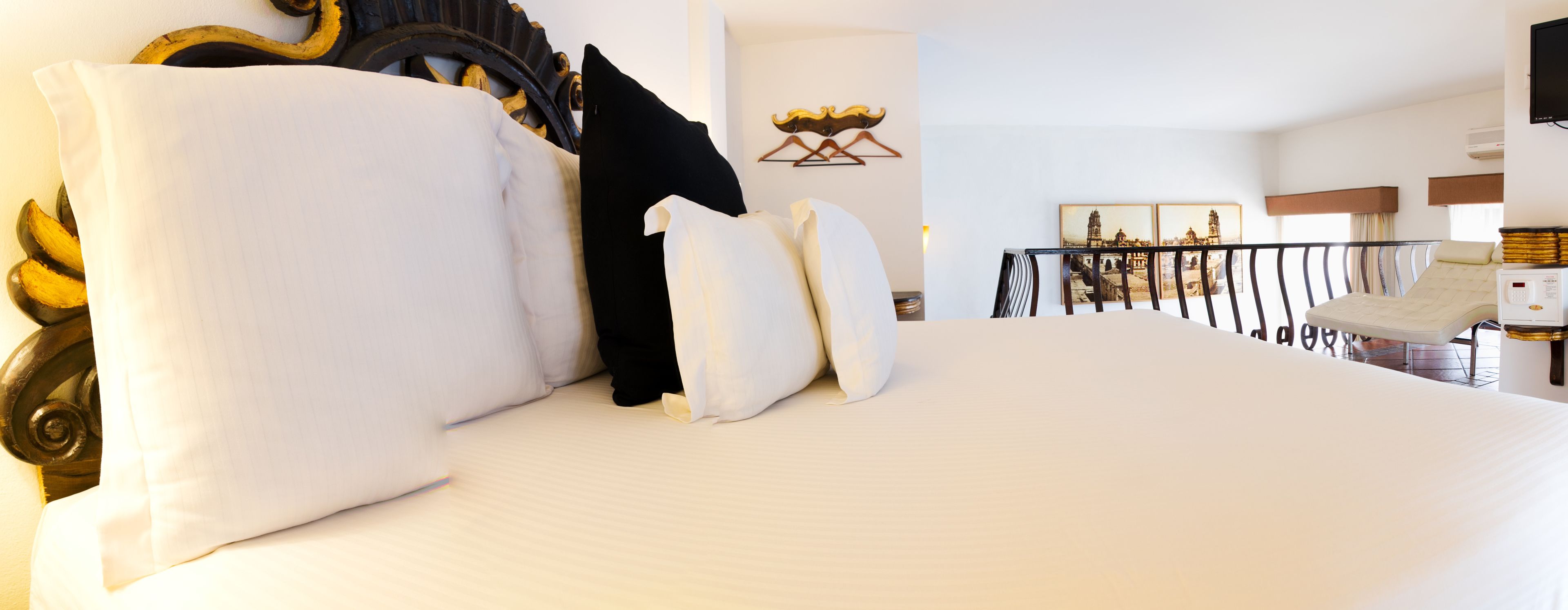premium suite | 1 bedroom, premium bedding, down duvets, in-room safe