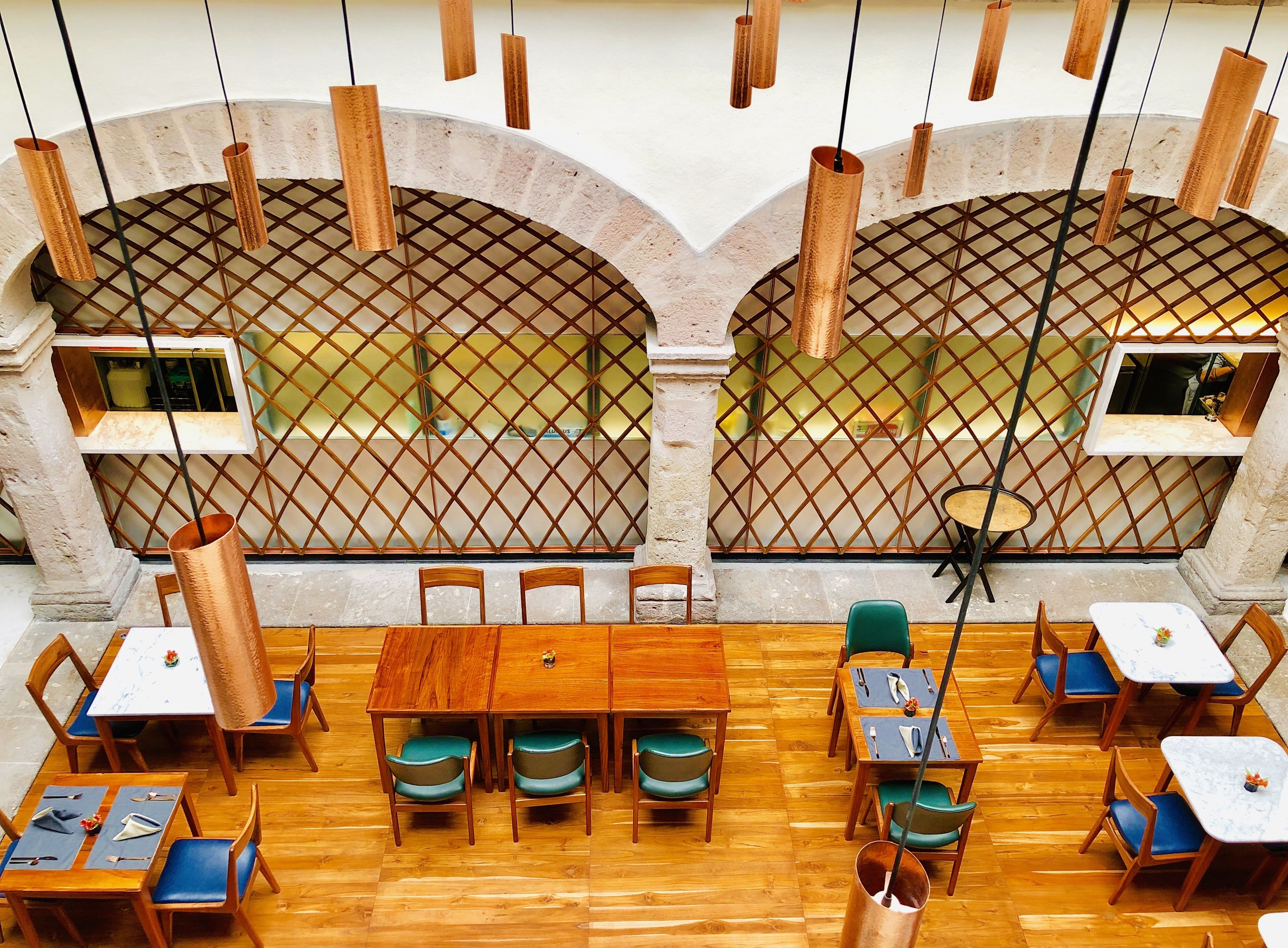 breakfast, dinner and brunch served