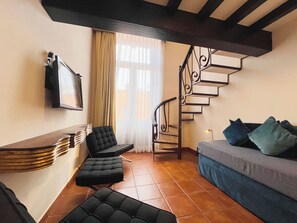 Premium bedding, down duvets, in-room safe, iron/ironing board - HERENCIA By Hosting House (Morelia)