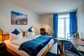 저자극성 침구, 미니바, 객실 내 금고, 책상